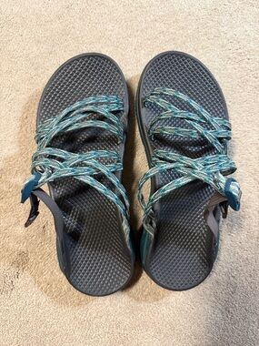 Chacos size 8 Sporty Strappy Sandals in Teal and Gray